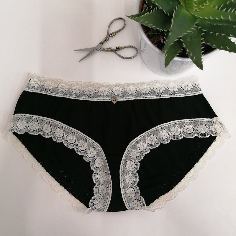 All the colours Knickers Black & Ivory Lace Hipster Bamboo Knickers